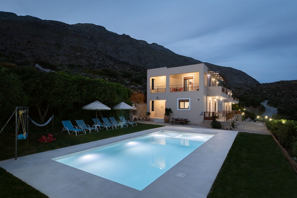 Villas Panagia 48/50