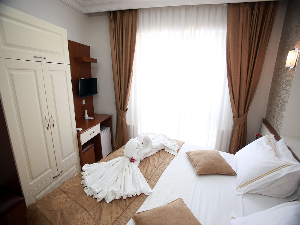 ROOM, SINGLE, DOUBLE BED