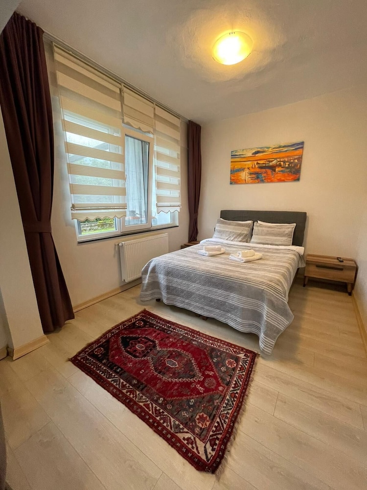 Pinar Kir Evi 12/48