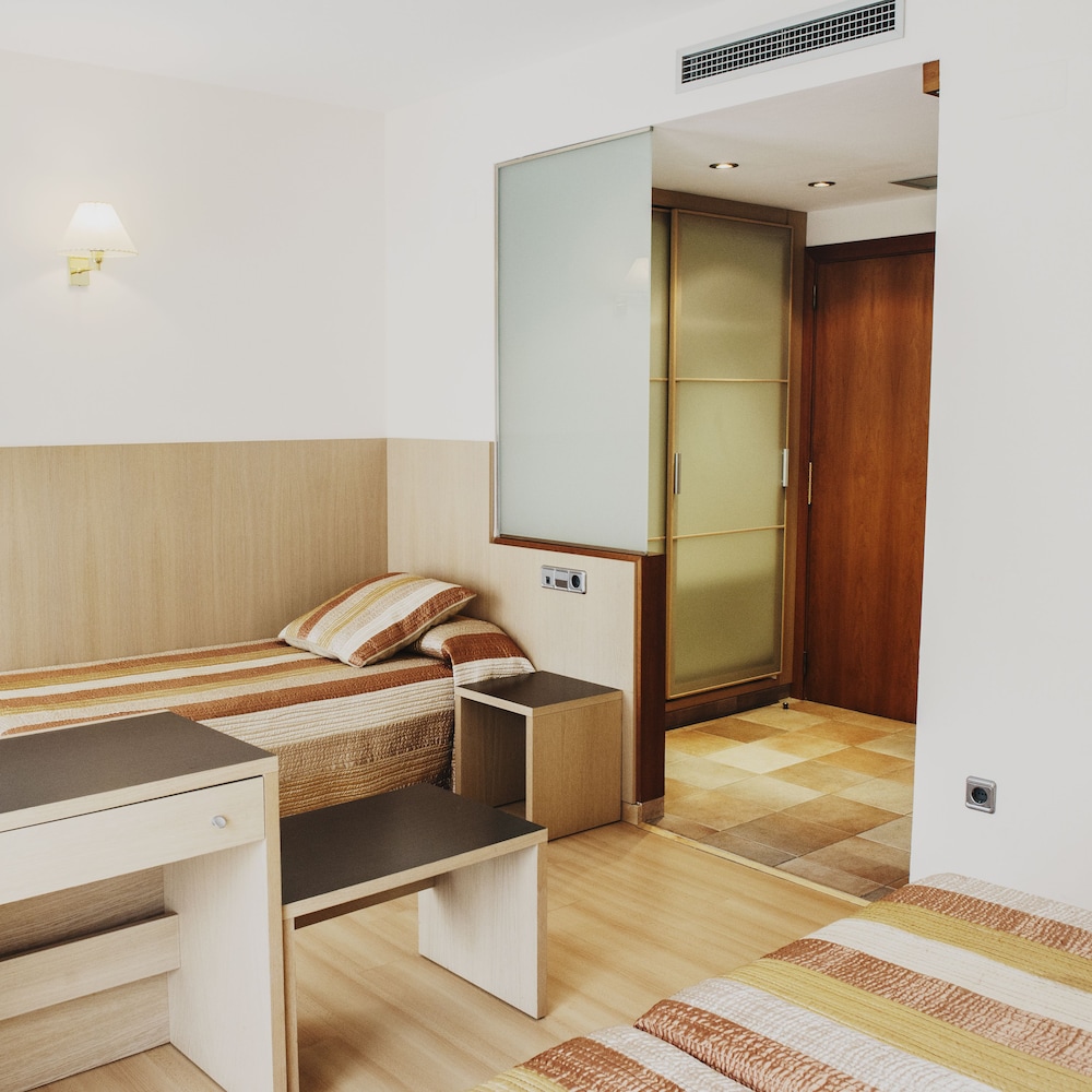 Hotel Santa Anna 32/50