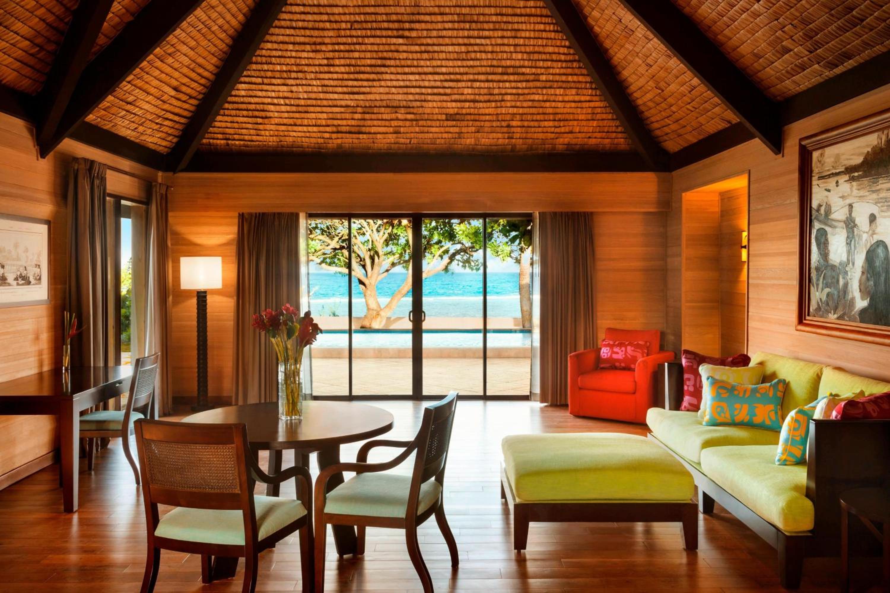 Garden Villa, King Bed, Reef Side, Ocean View, with Pool