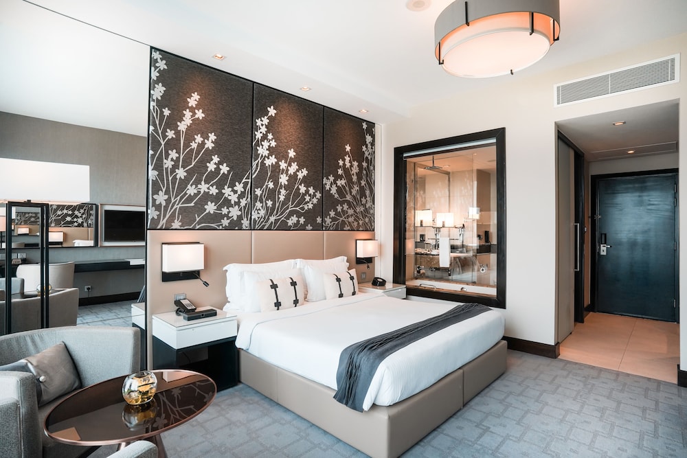 Pullman Dubai Downtown 5/50