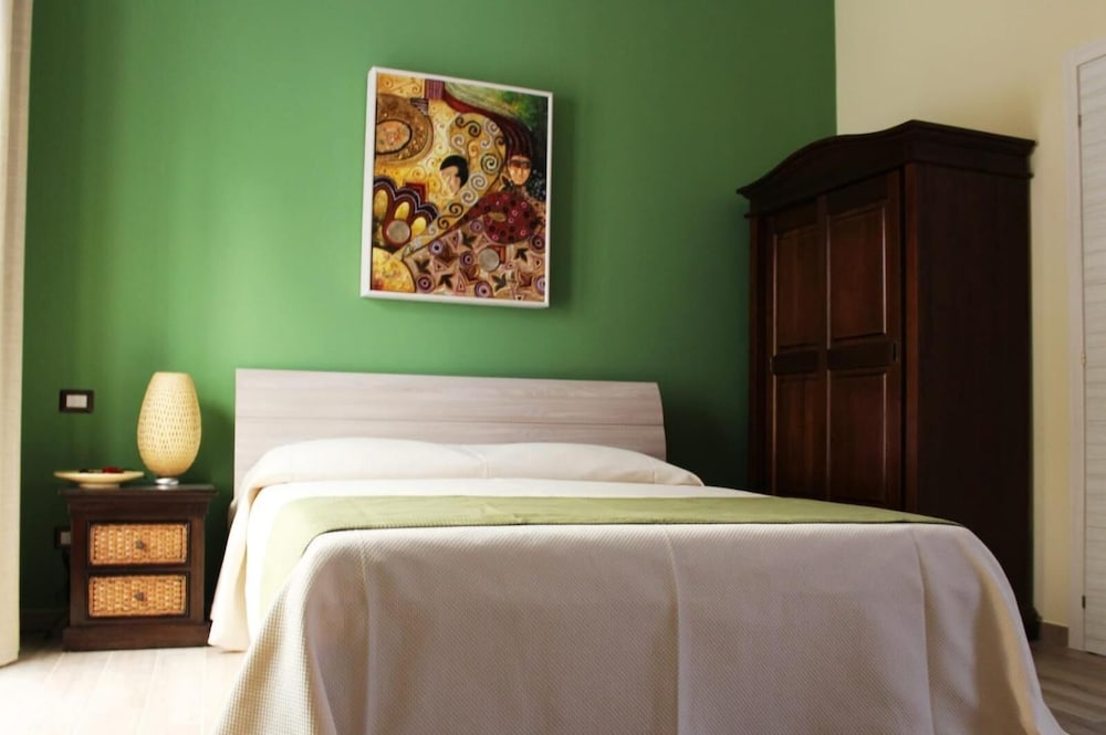 Isolabella B&B 12/45