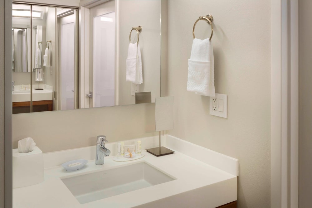 Courtyard By Marriott Palo Alto Los Altos 15/70