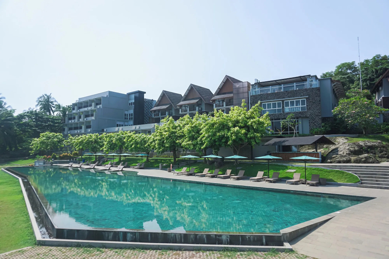 The West Cove Hotel 10/11