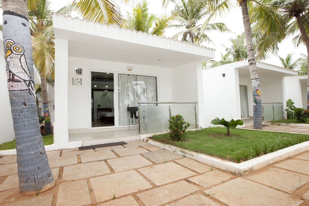 Shelter Beach Resort 5/66