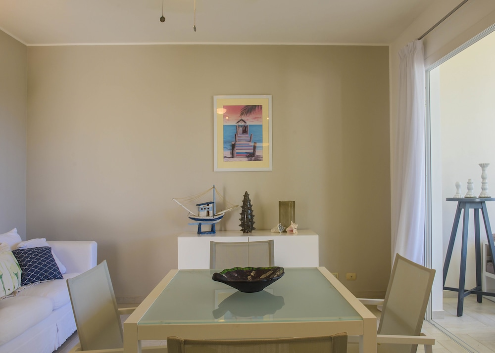 Tracadero Beach Resort 57/77