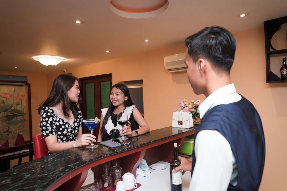 Silver Mounts Hotel 8/69