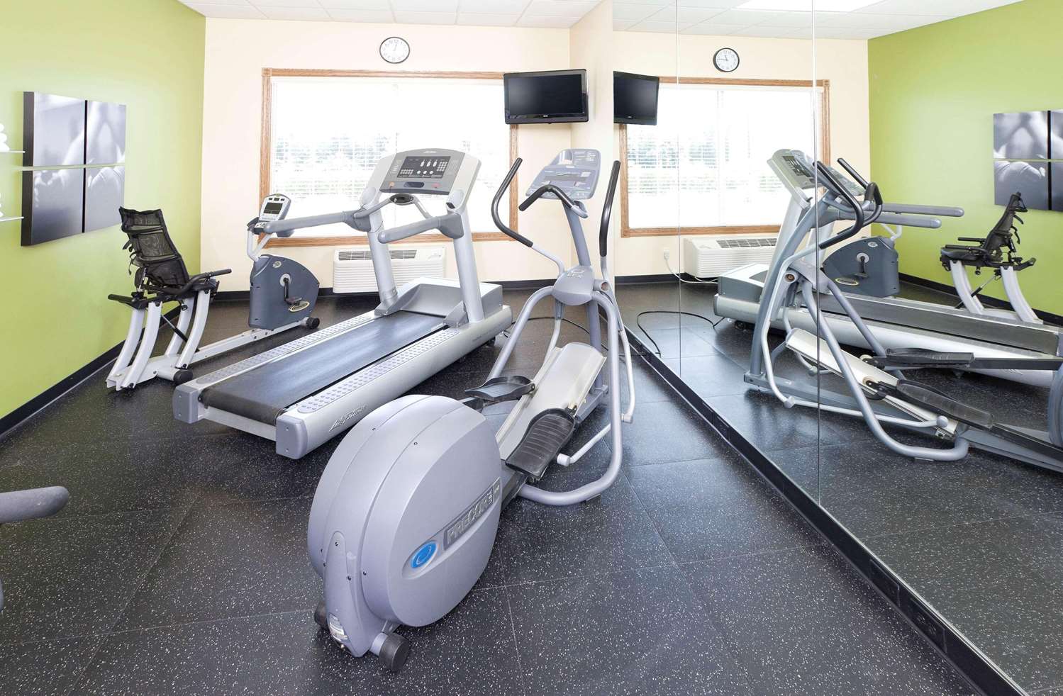 Country Inn & Suites By Radisson Chanhassen, MN 7/20