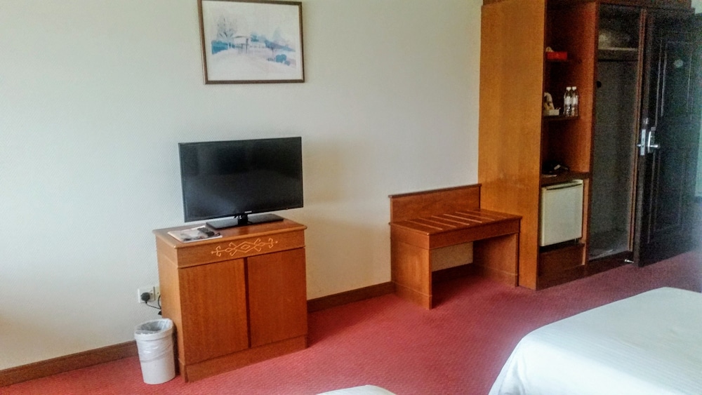 HOTEL GRAND CONTINENTAL KUCHING 48/89