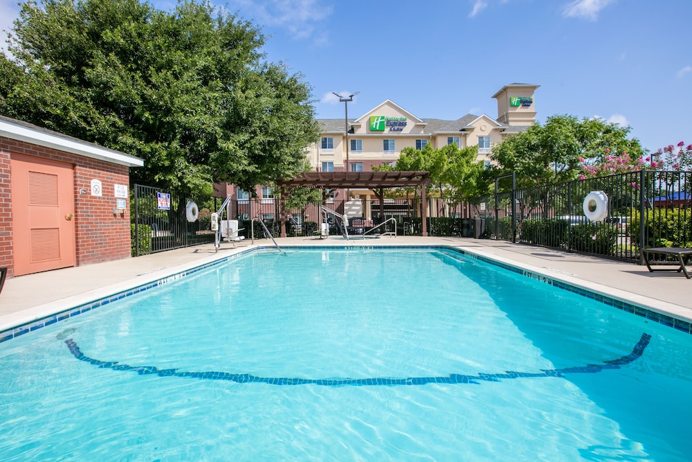 Holiday Inn Express Hotel And Suites Dallas Grand Prairie I 20 47/80