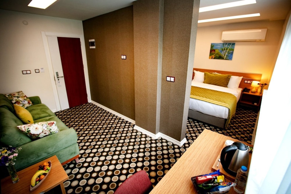 The North Hotel 39/65