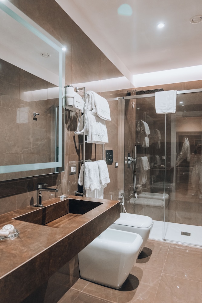 Caruso Place Boutique Wellness Suites 20/70