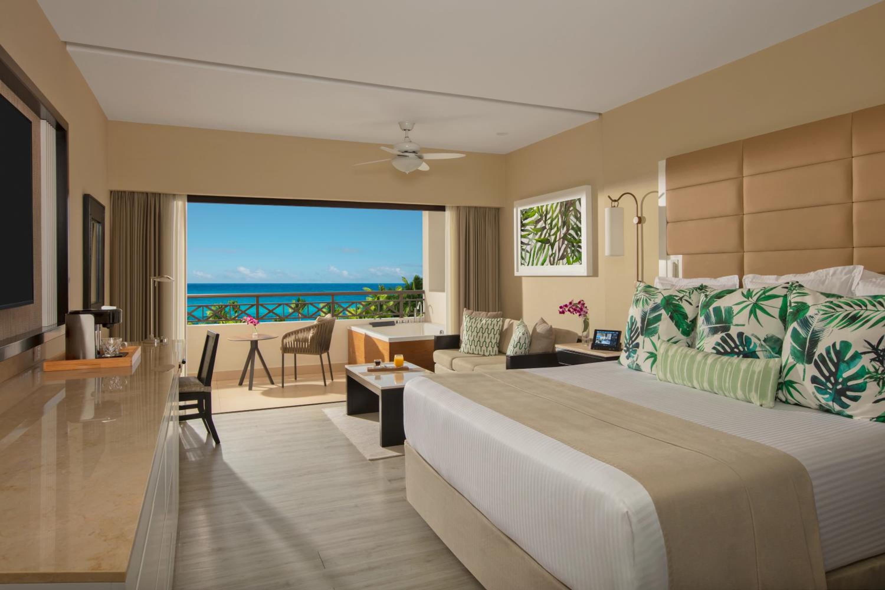 Preferred Club, Junior Suite, Double Bed, Ocean View