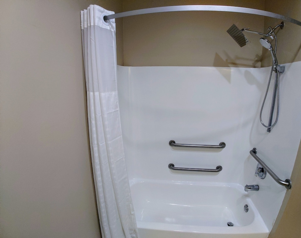 Baymont by Wyndham Adairsville 41/41