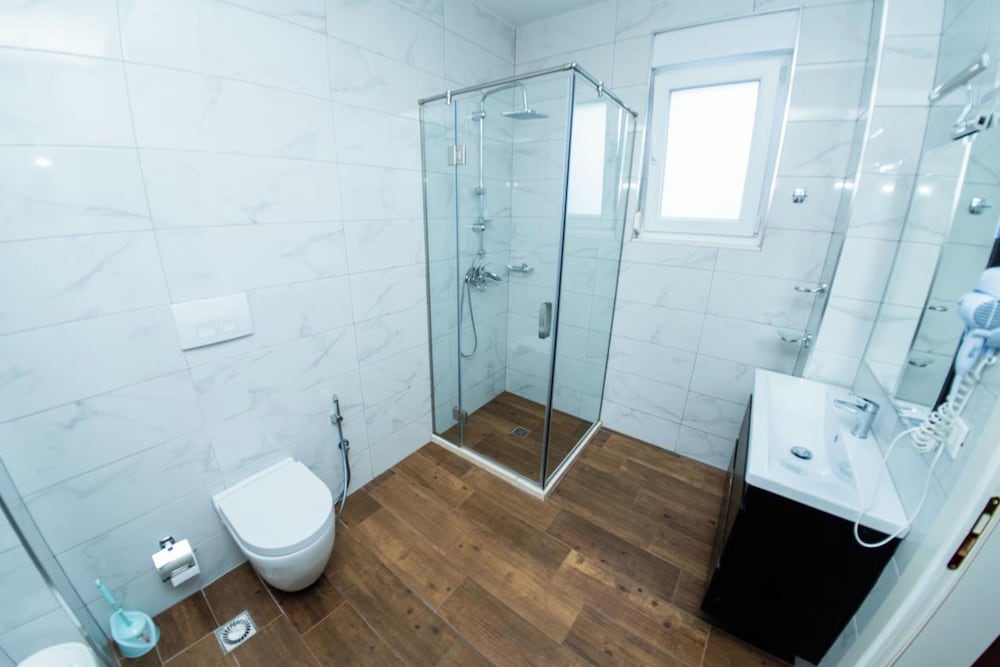 Olivar Hotel Tirana 55/60