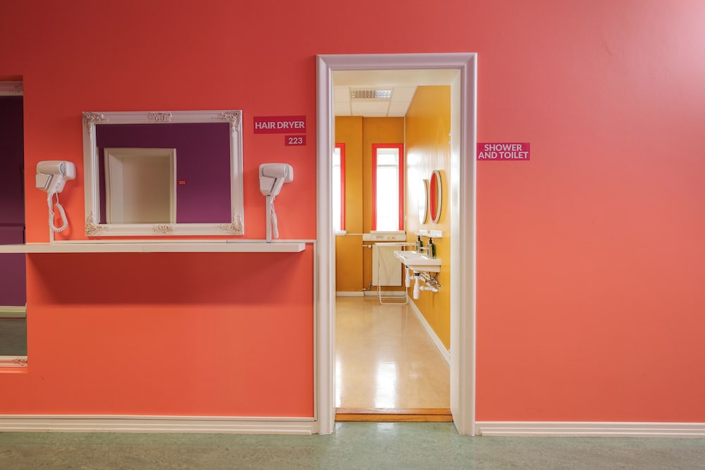 Hostel B47 3/45
