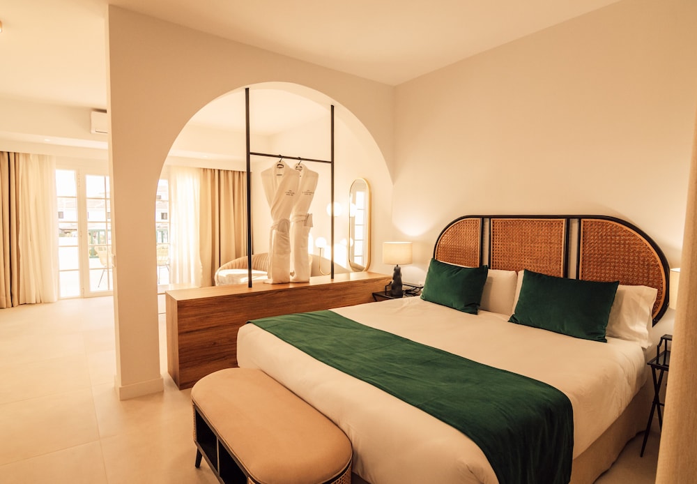 LUXURY, SUITE