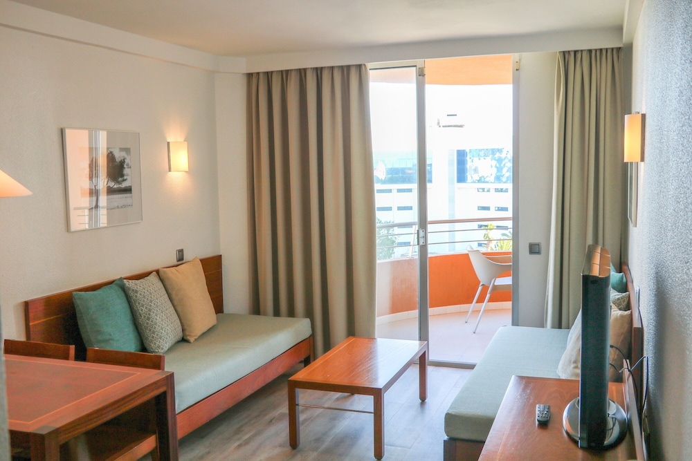 Marins Beach Club Adults Only 30/50