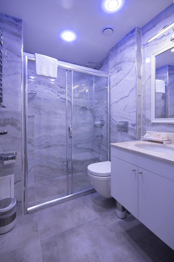 Antusa Design Hotel and Spa 64/65