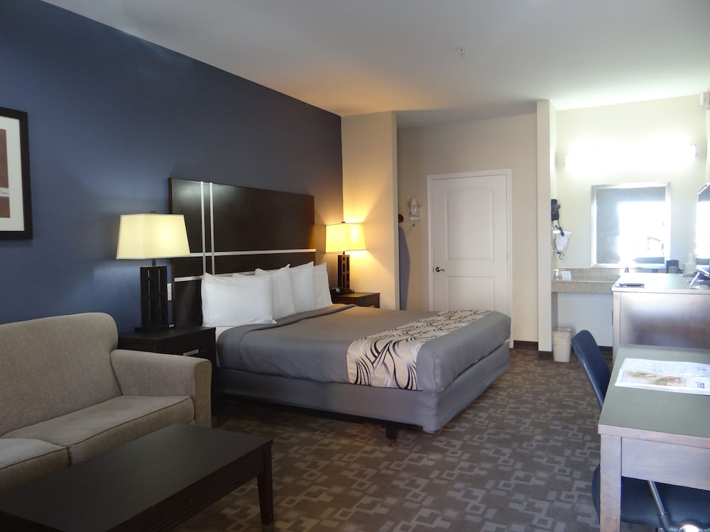 Regency Inn & Suites Baytown 10/62