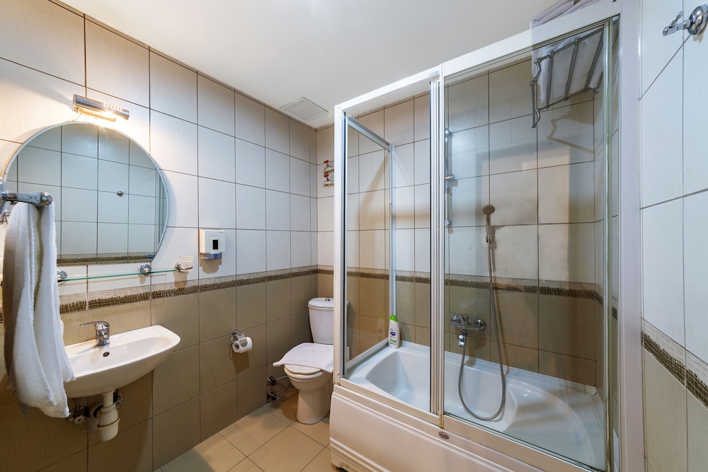 Hotel Fehmi Bey 75/75