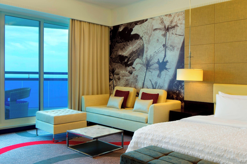 Le Meridien Al Aqah Beach Resort in Al Aqah