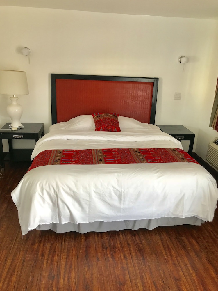 Norwalk inn & suites 10/39