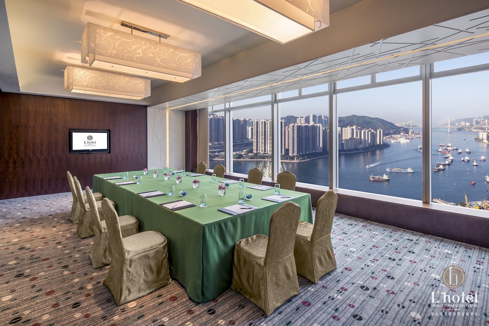 Nina Hotel Tsuen Wan West 23/29