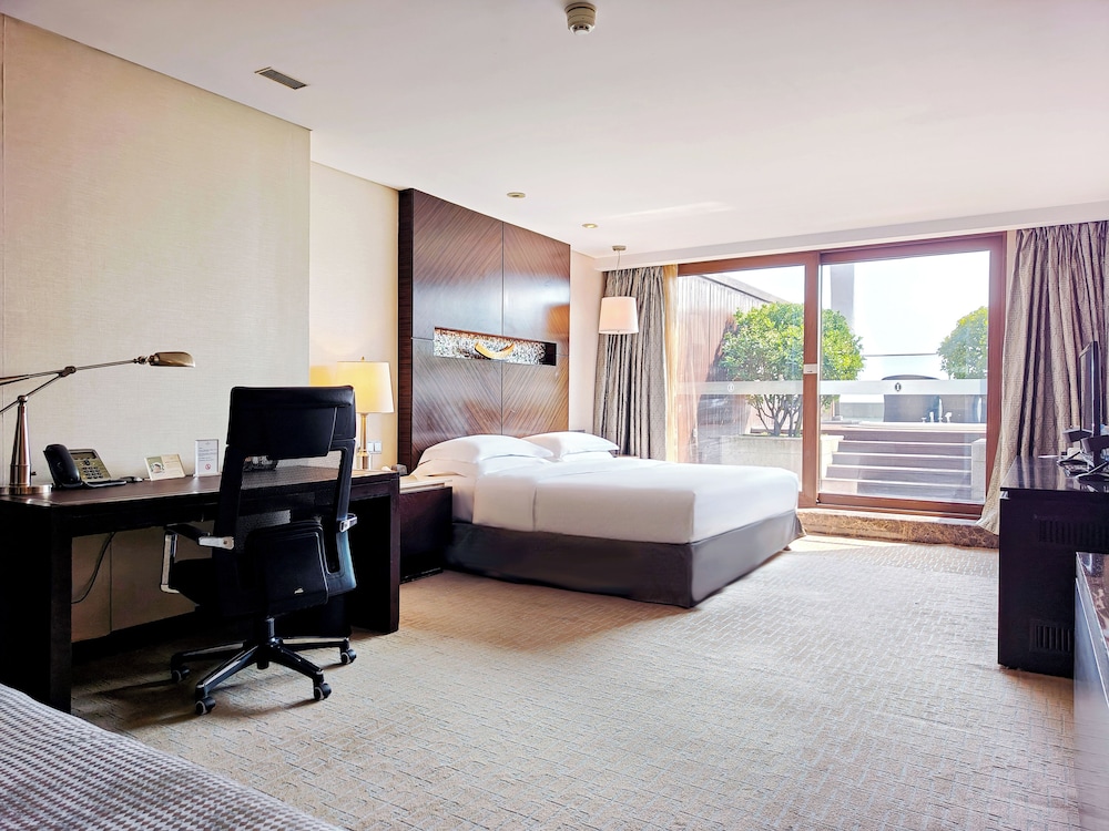Marina, 1 Bedroom, Suite, Single Bed, Harbour View, Outdoor Jetted Tub, Jetted Tub