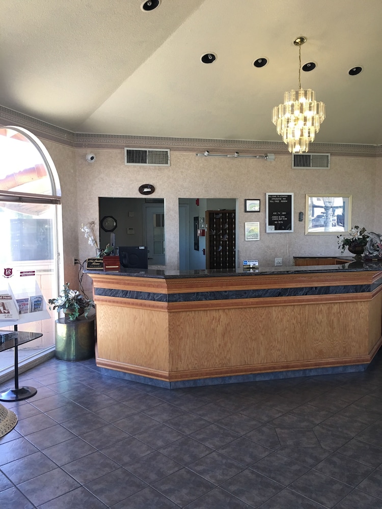 Applegate Inn 6/35