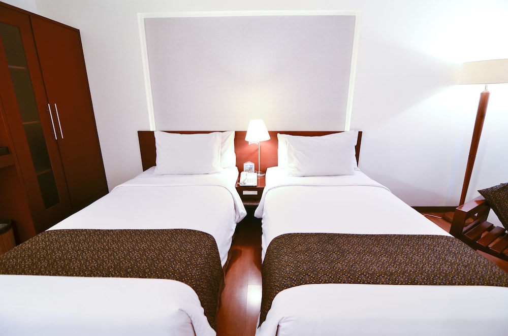 GUMILANG REGENCY HOTEL EX-GUMILANG SARI HOTEL(KT) 20/31