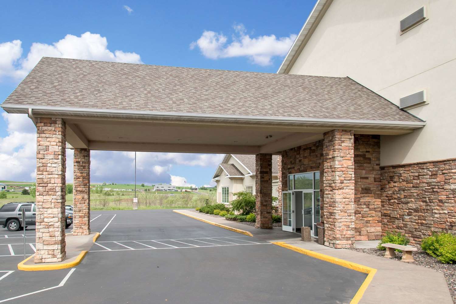 Sleep Inn & Suites Conference Center Eau Claire North 21/22