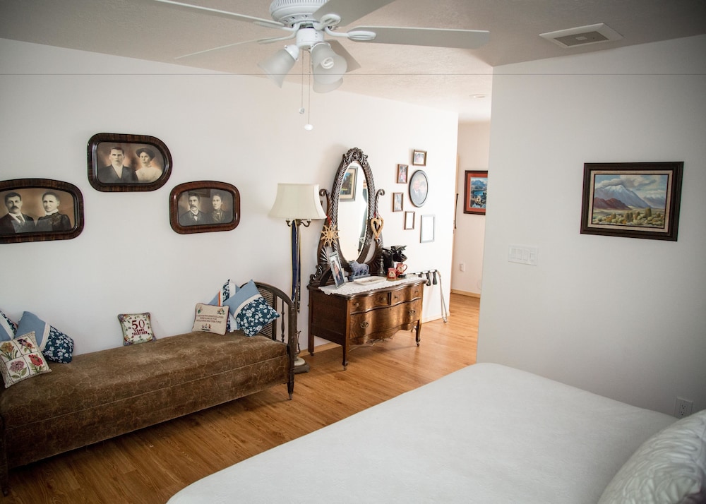Red Horse Vineyard Bed & Breakfast 10/66