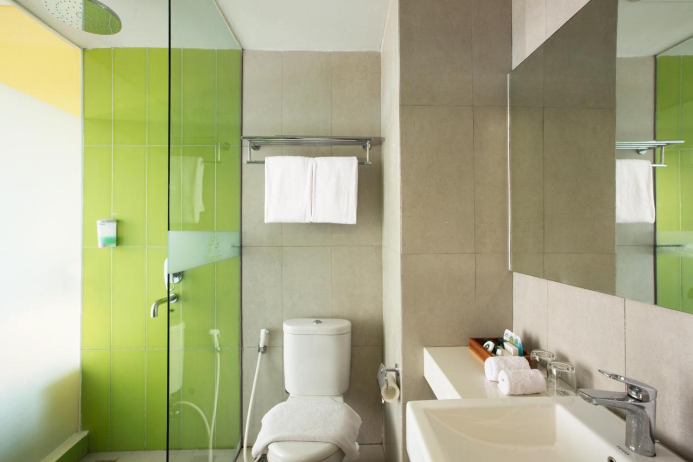 KHAS Surabaya Hotel 58/61