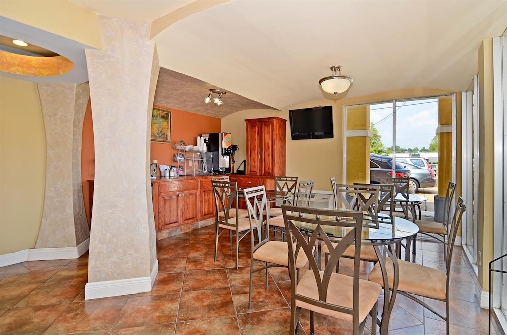 Americas Best Value Inn Alexandria 19/21