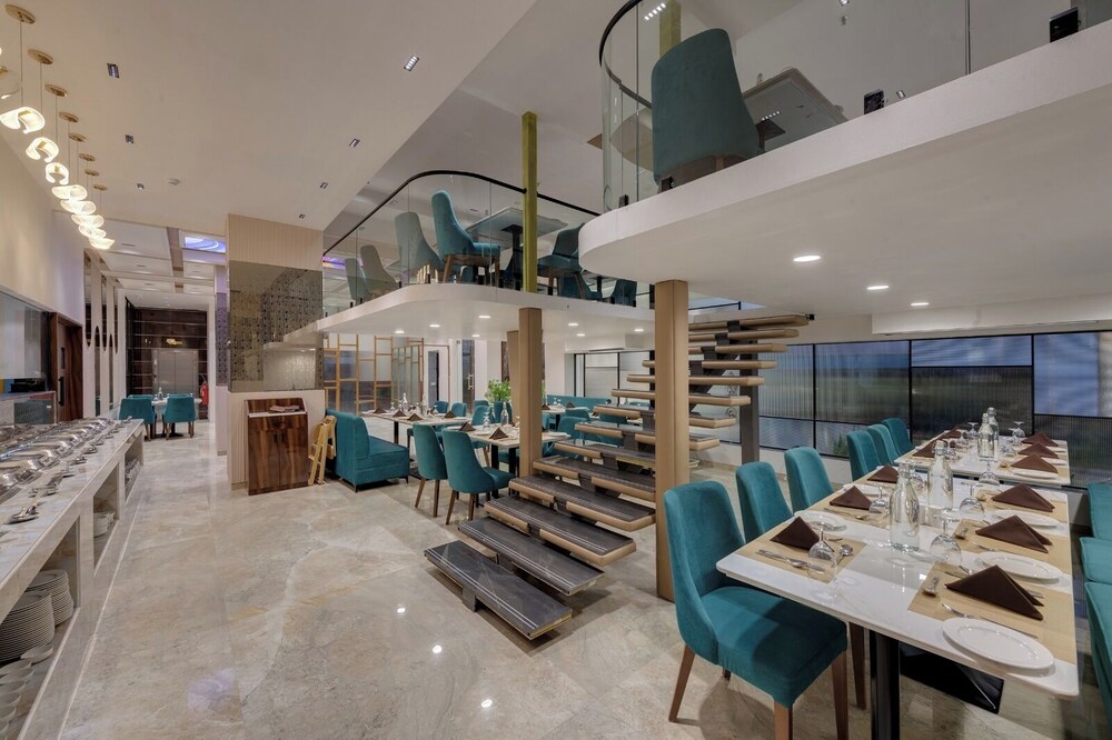 Comfort Inn Sapphire, Chandkheda 21/25