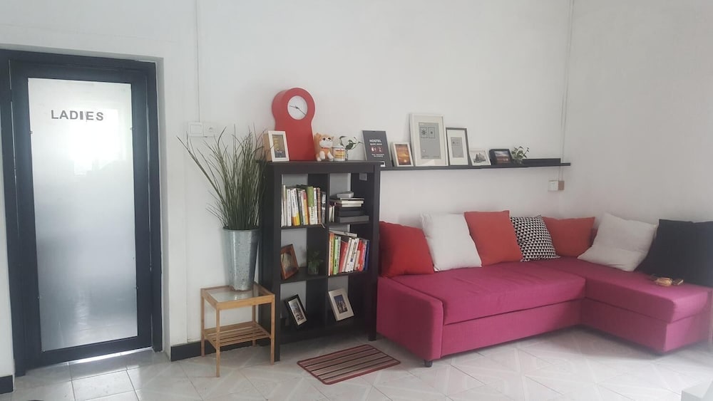 Houselet Hostel 17/40