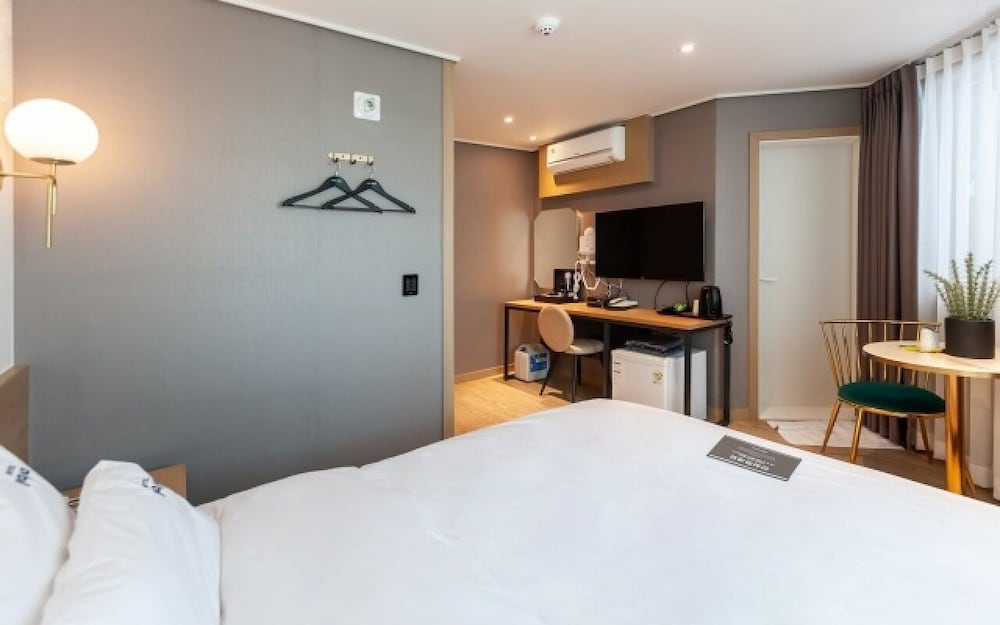 Room Assigned on Arrival, Double Bed, No Parking