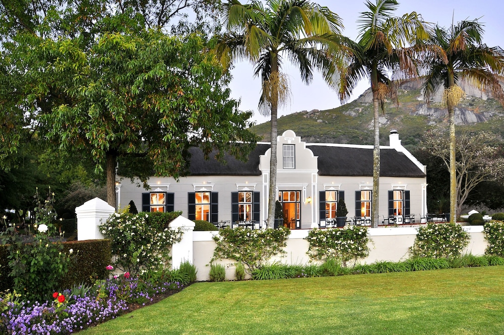 Grande Roche Hotel 74/76