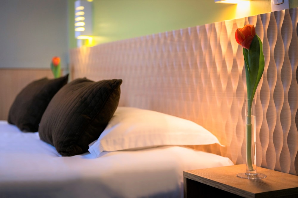 Hotel Glasgow Monceau Paris 40/62
