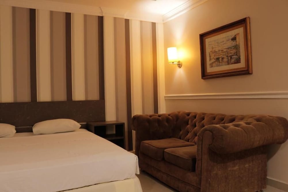 Atalanta Hotel 13/26