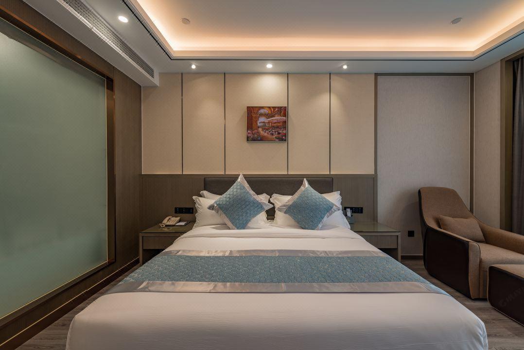 Special, Queen Bed
