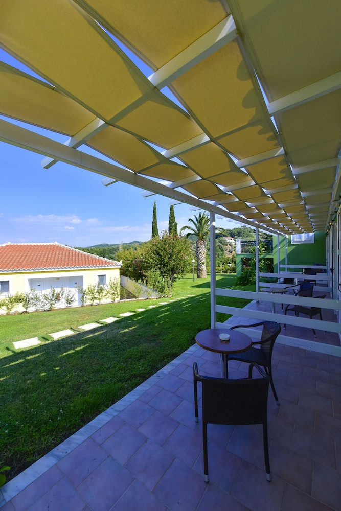 Arion Hotel Samos 50/63