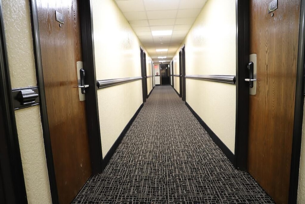Super 8 by Wyndham Richmond Airport VA 10/19