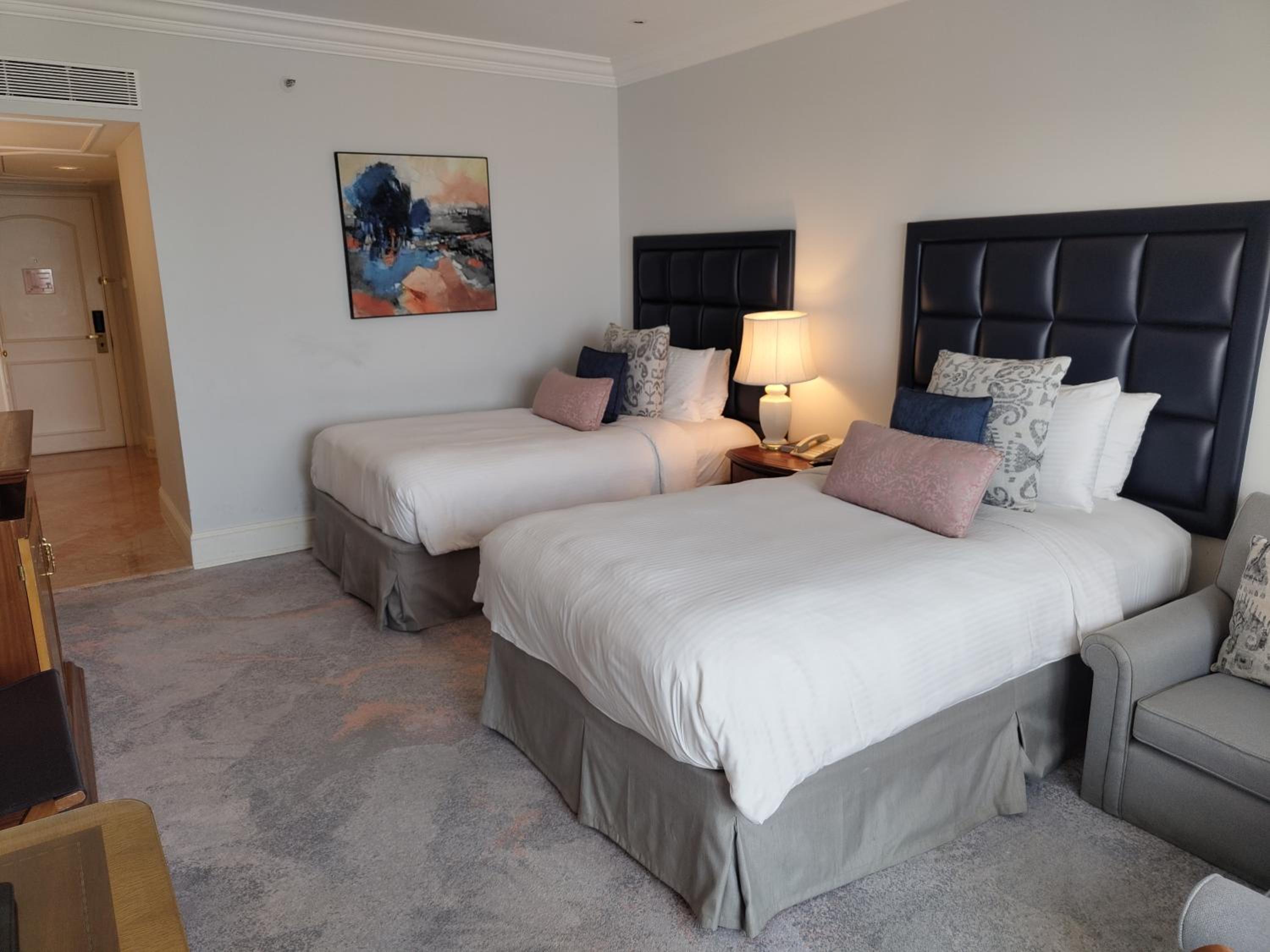 Taj Club, Twin Beds, Butler