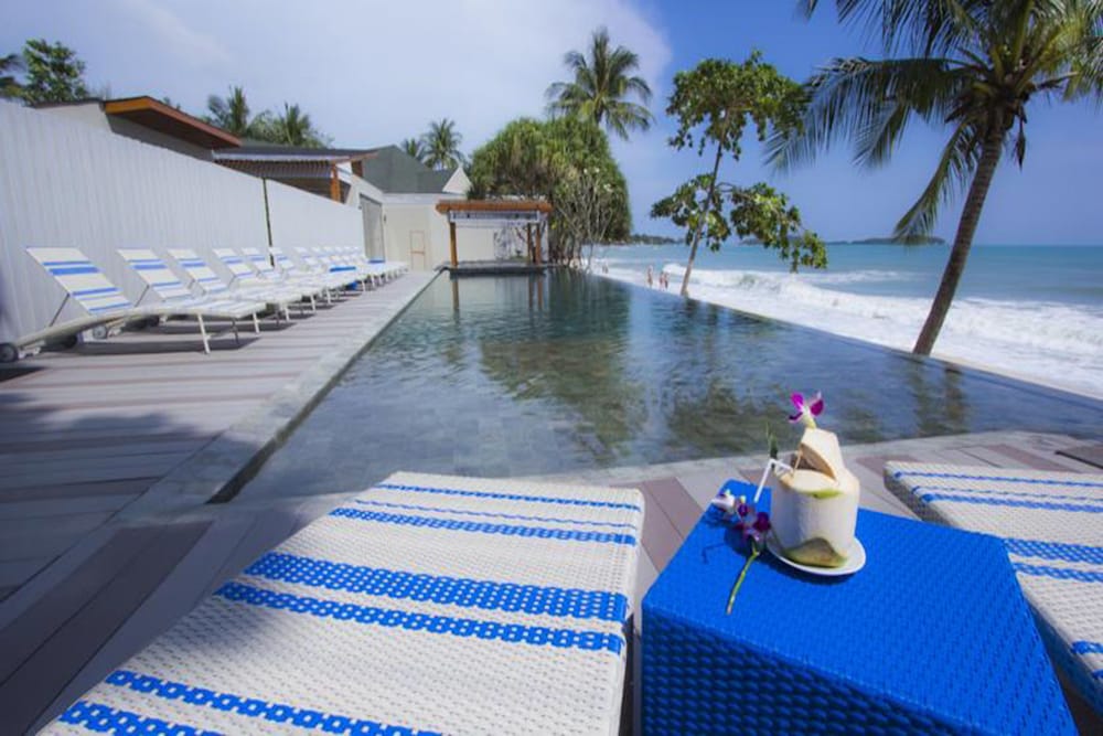 swimming pool spa