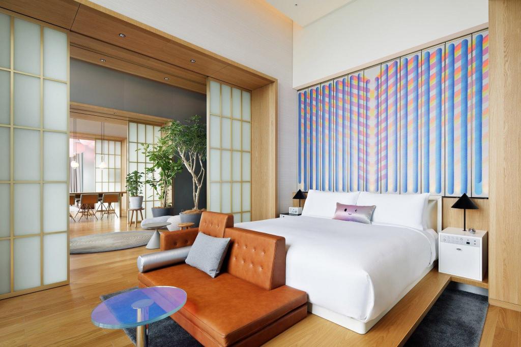 Penthouse, King Bed, W Osaka 2/3