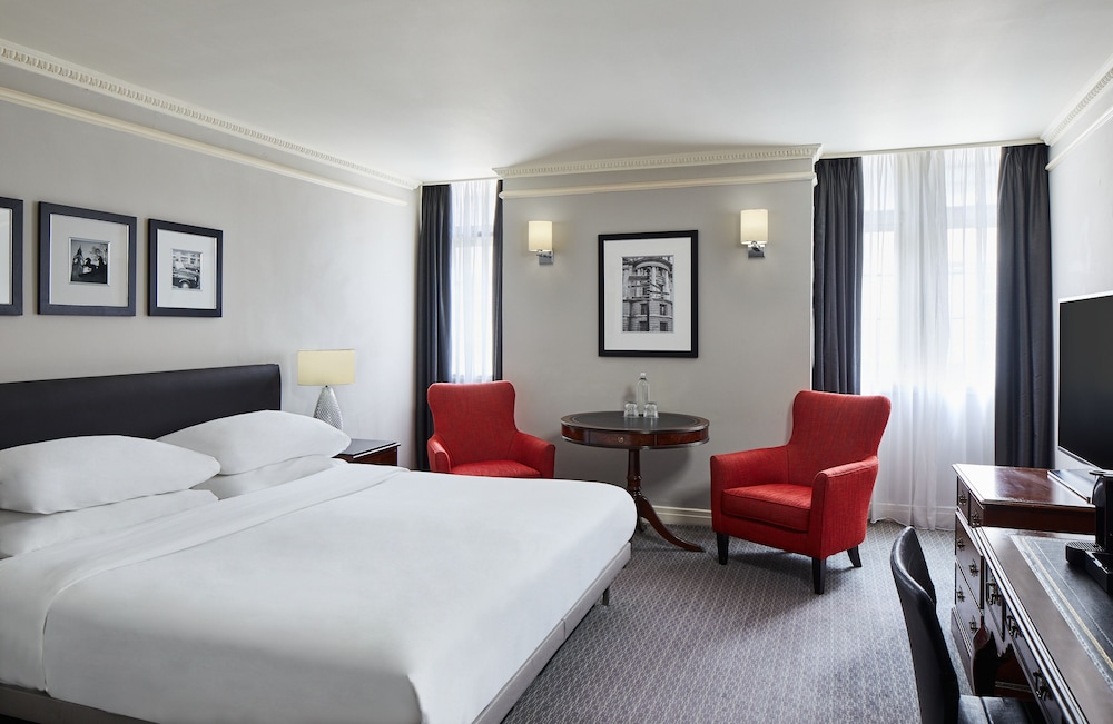 SUPERIOR, KING BED