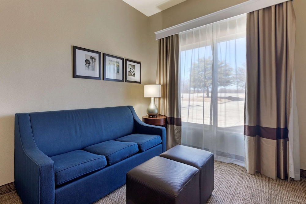 Comfort Suites Gainesville, TX 11/20